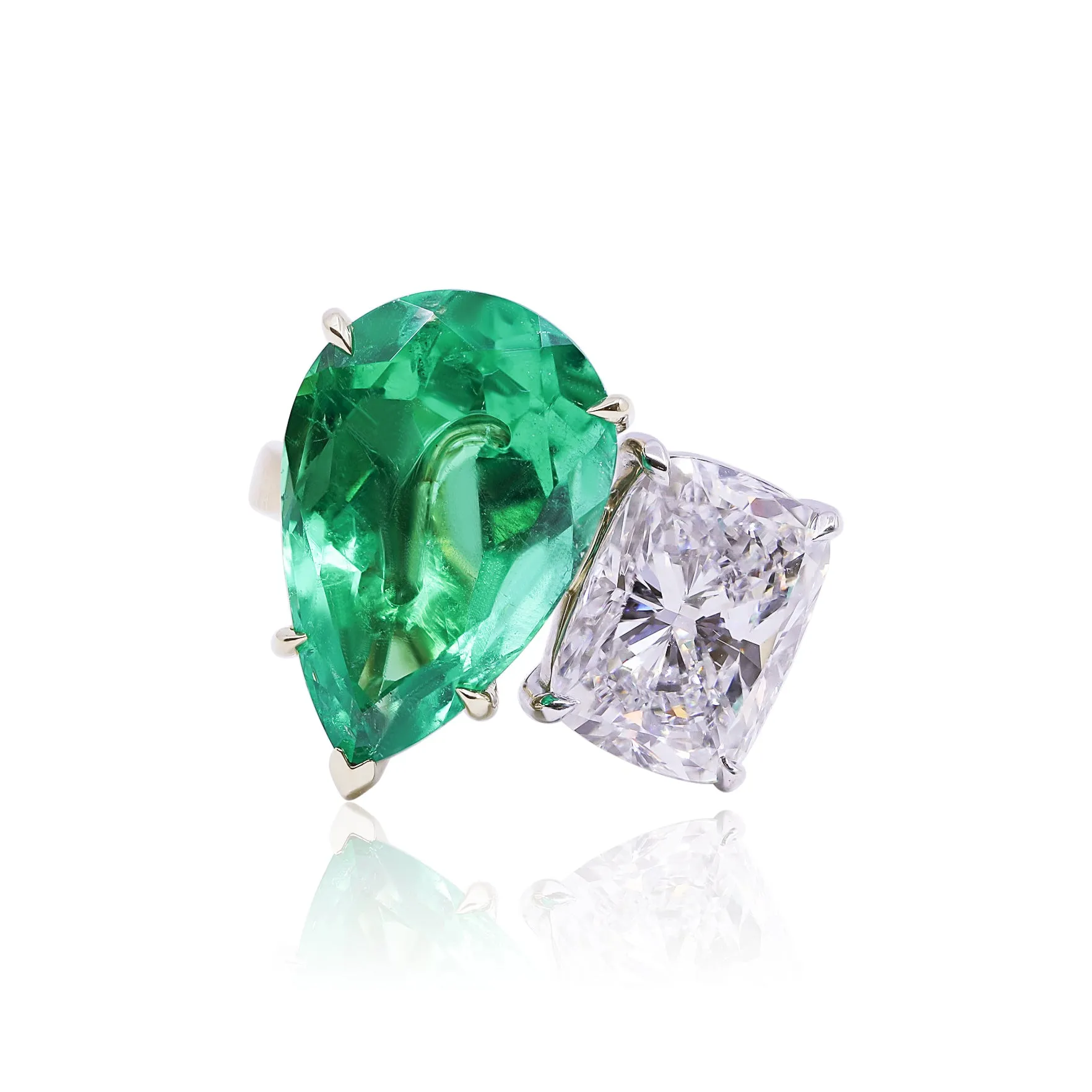 18K YELLOW GOLD AND PLATINUM TOI ET MOI RING WITH A 9.80CT PEAR-SHAPE EMERALD AND A 5.01CT CUSHION-CUT DIAMOND