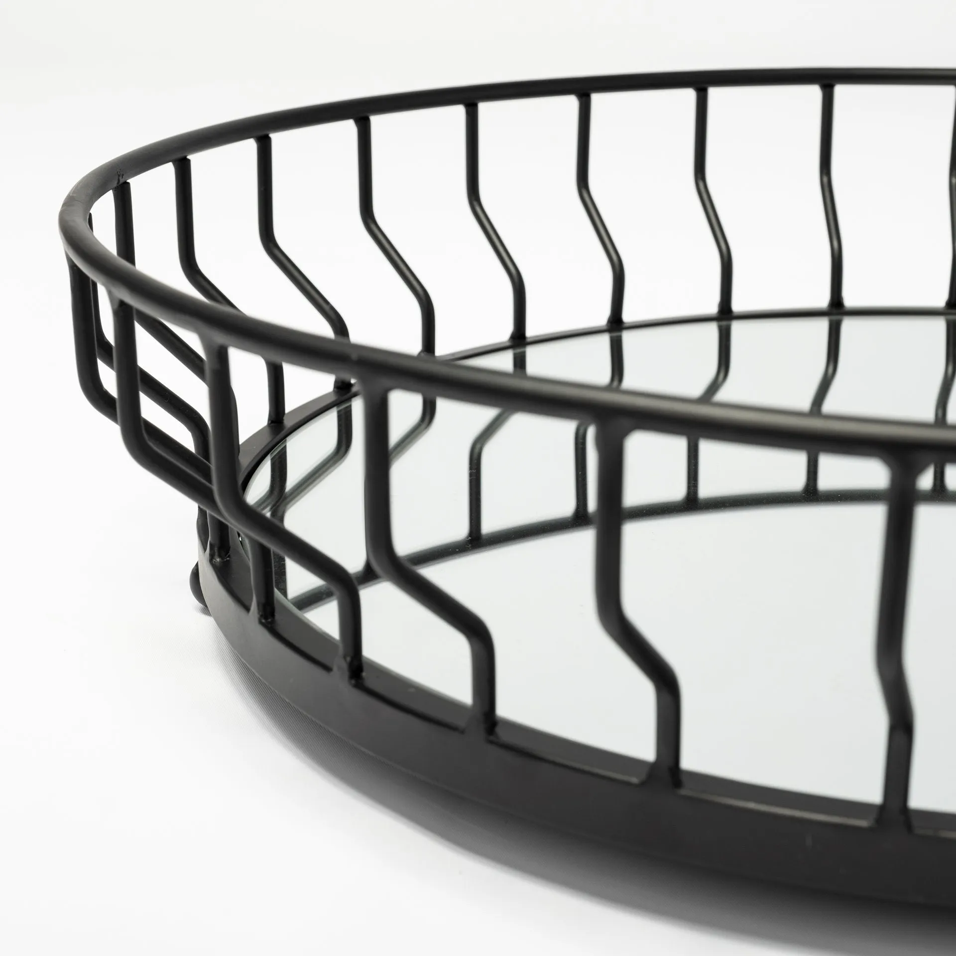 20' Matte Black Wavy Metal With Mirrored Glass Bottom Round Tray By Homeroots