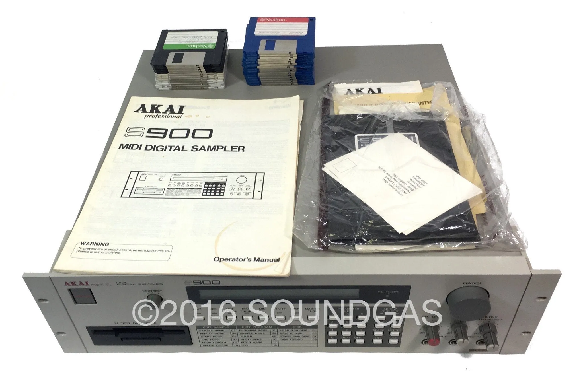 Akai S900 MIDI Digital Sampler