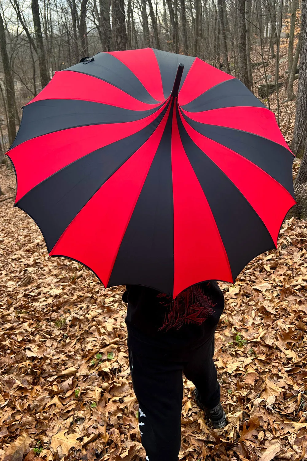 Batwing Pagoda Umbrella [BLACK/RED STRIPED]