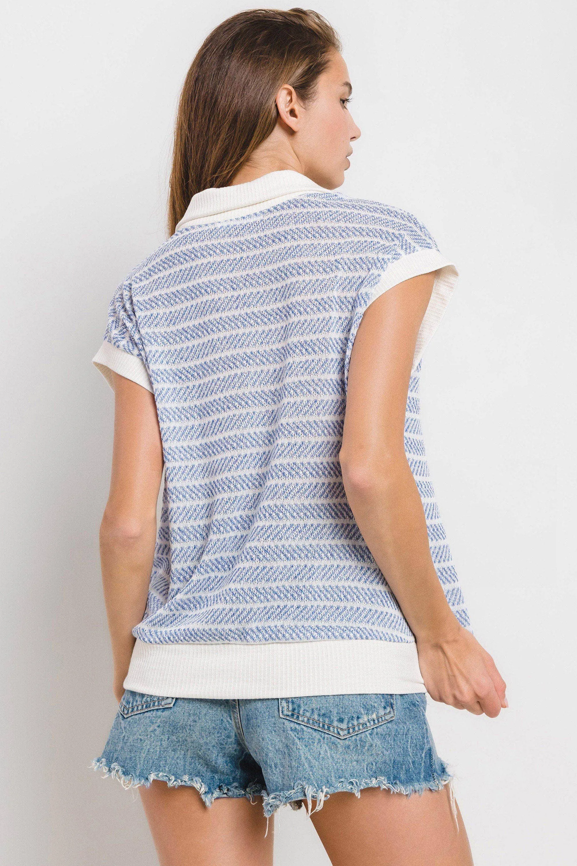 BLUE STRIPED KNIT V-NECK SHORT SLEEVE TOP