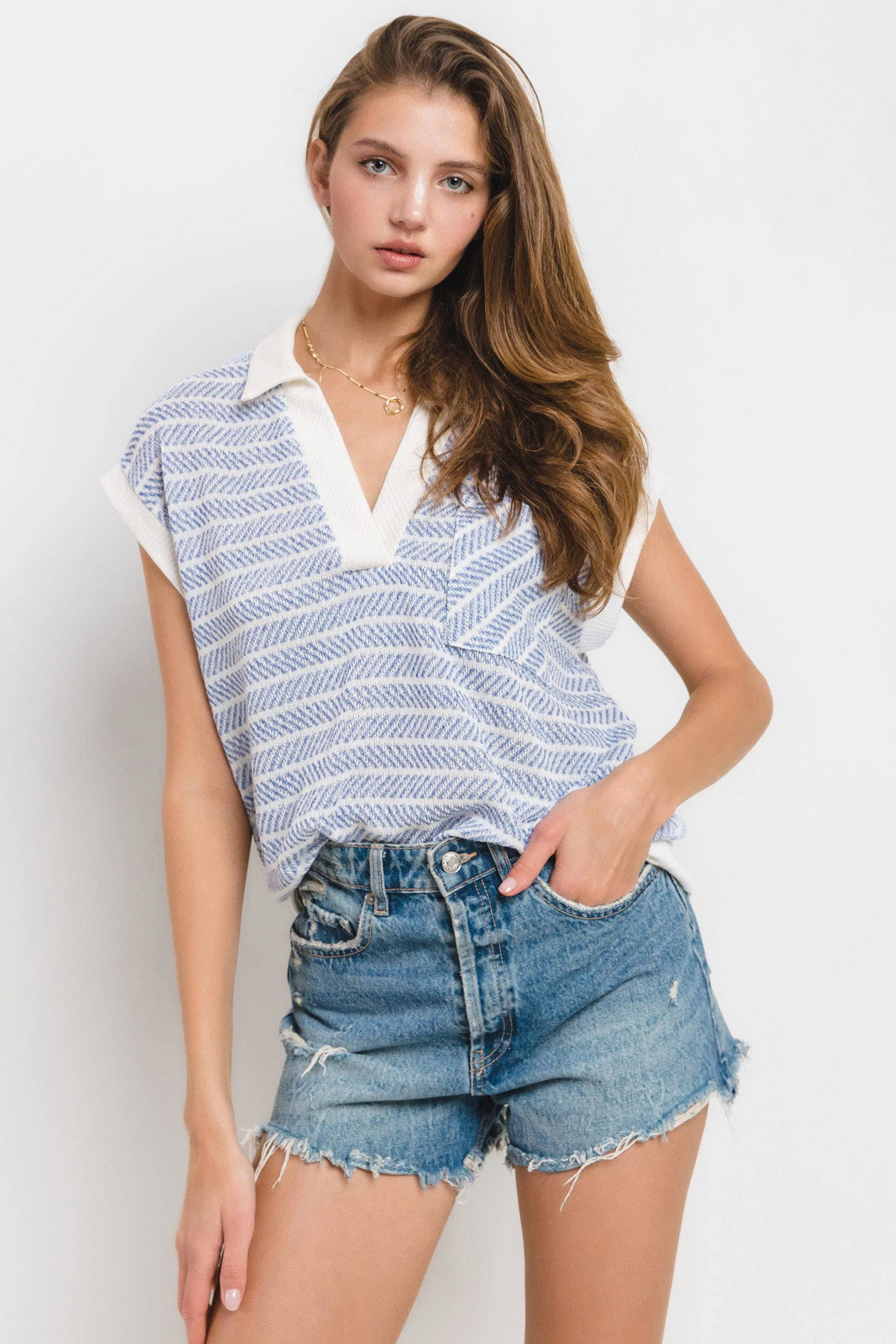 BLUE STRIPED KNIT V-NECK SHORT SLEEVE TOP