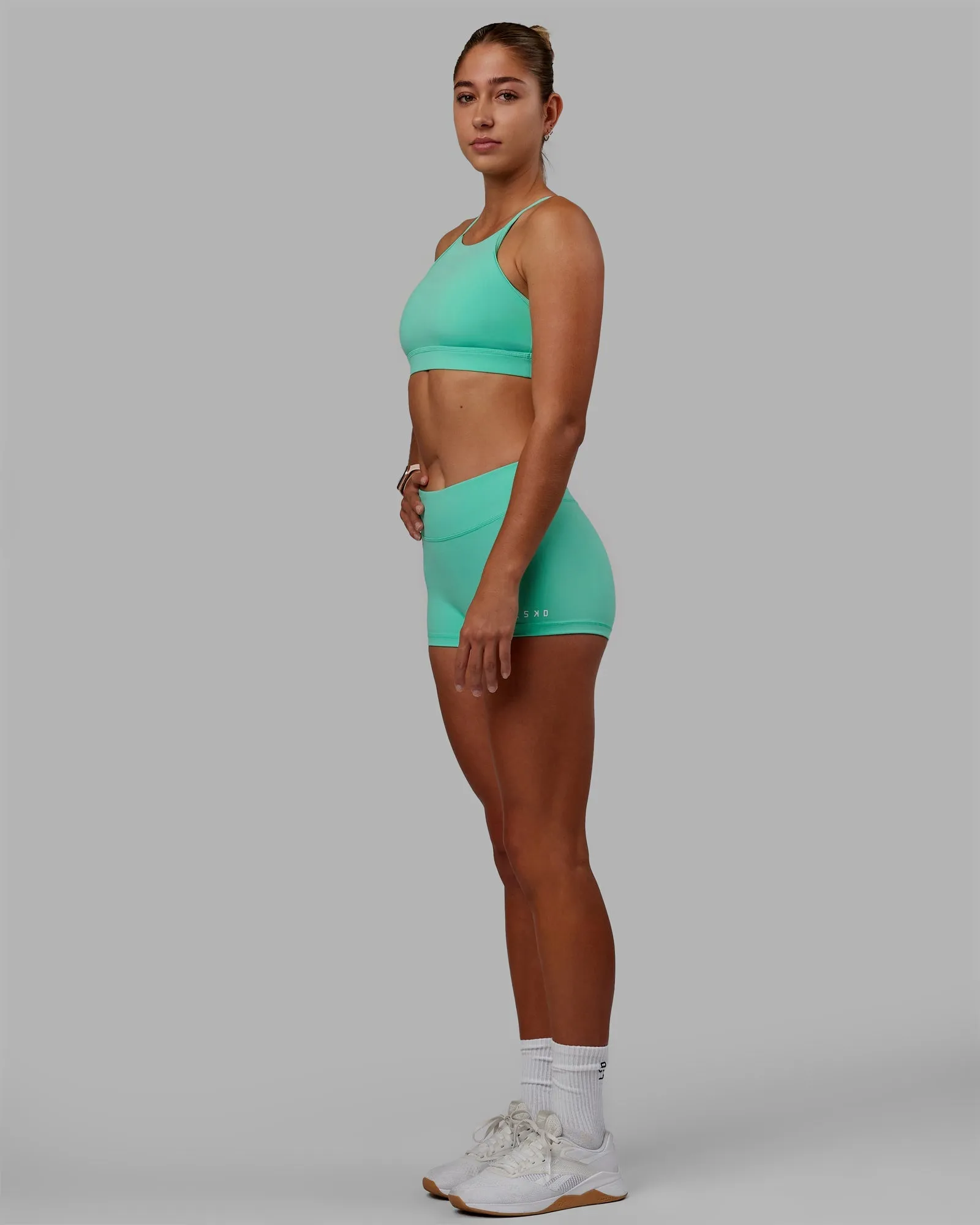 Lift High Neck Sports Bra - Cockatoo