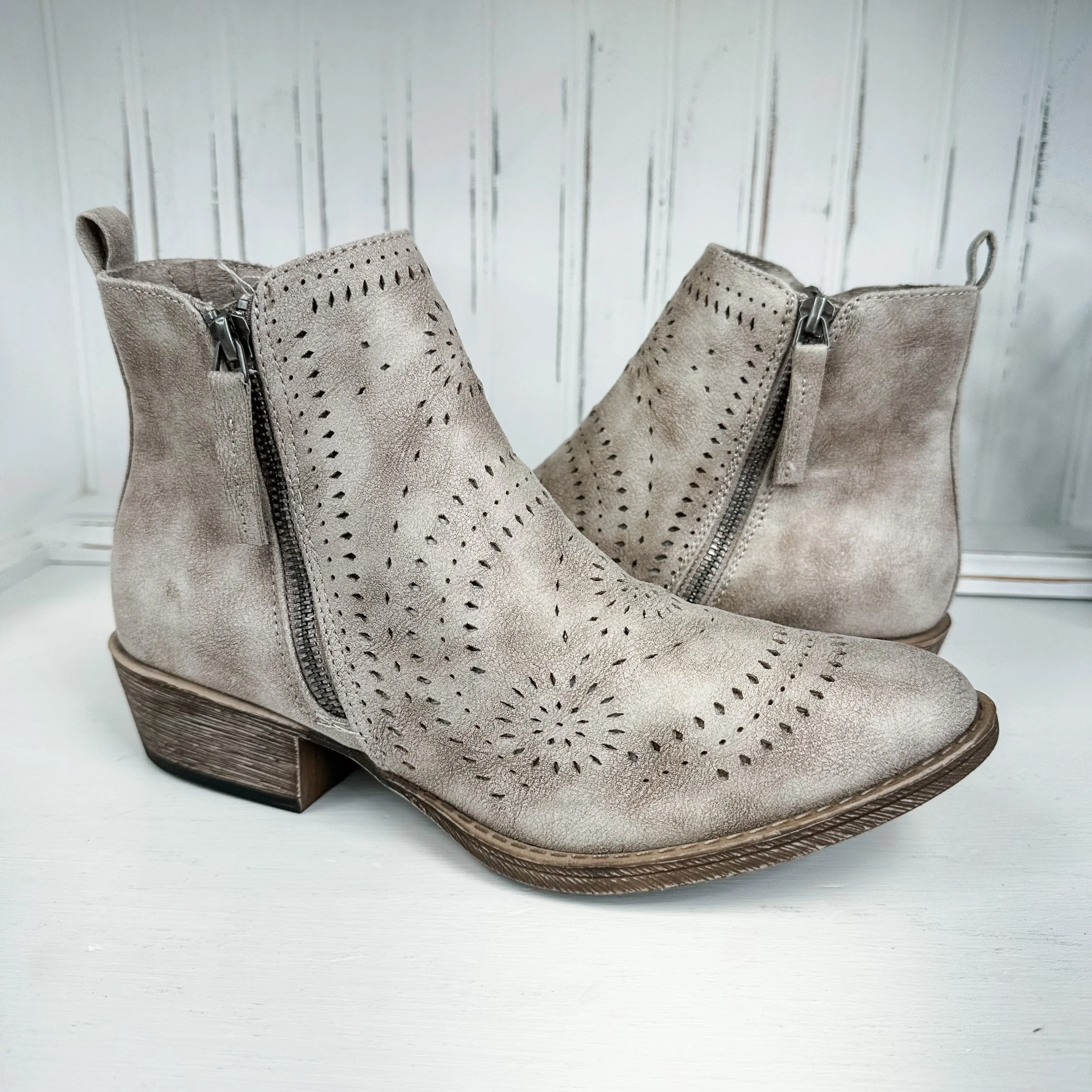 Lisette Bootie - Cream