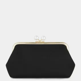 Maud Pearls Clutch