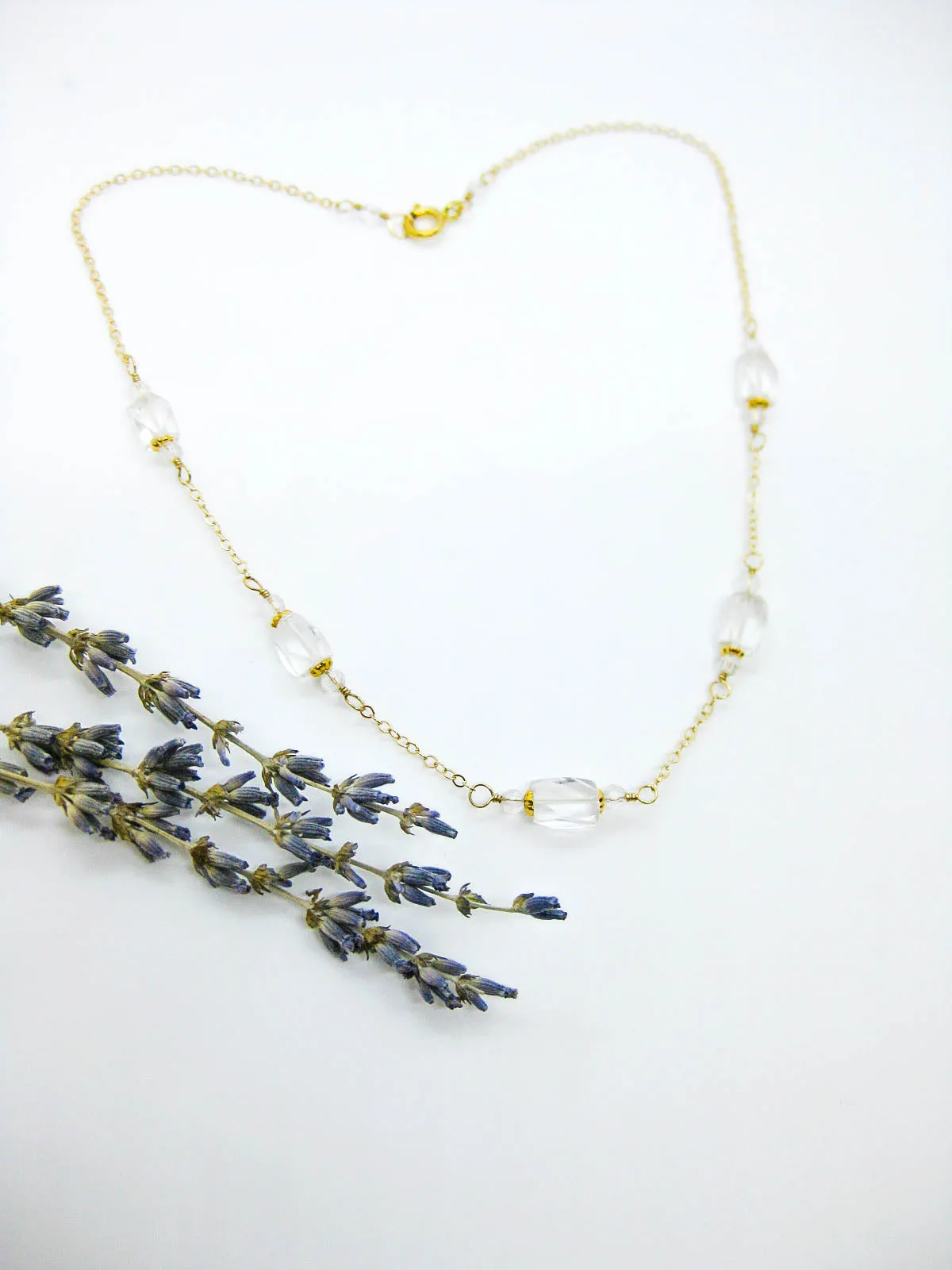 Petunia: Quartz Choker - n564