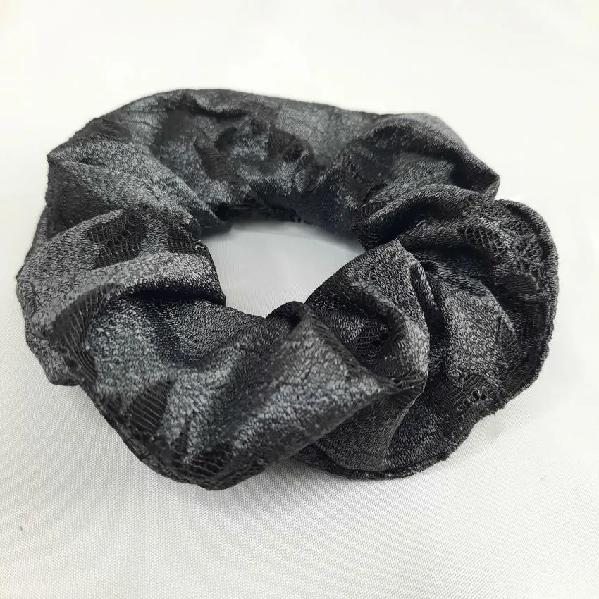 Scrunchie | Winded Leaves | Shiny Black