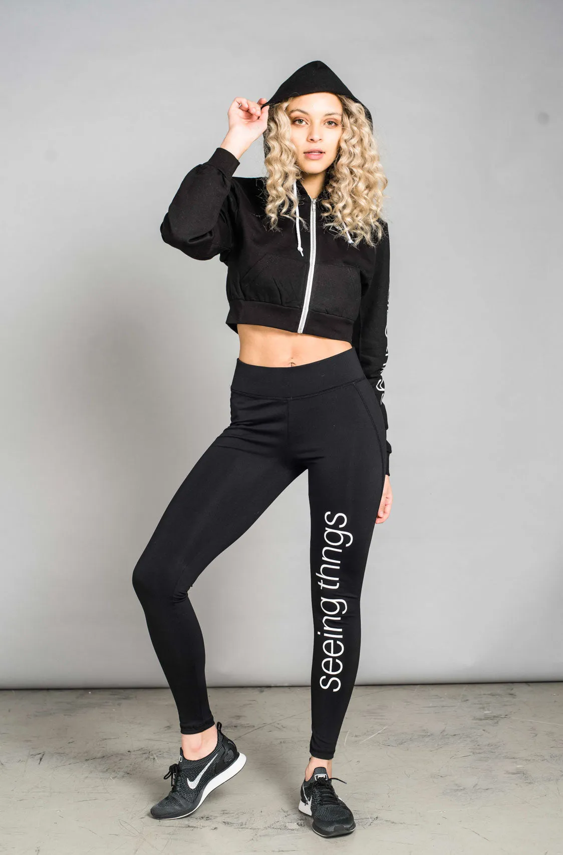 seeing thngs Cropped Hoodie