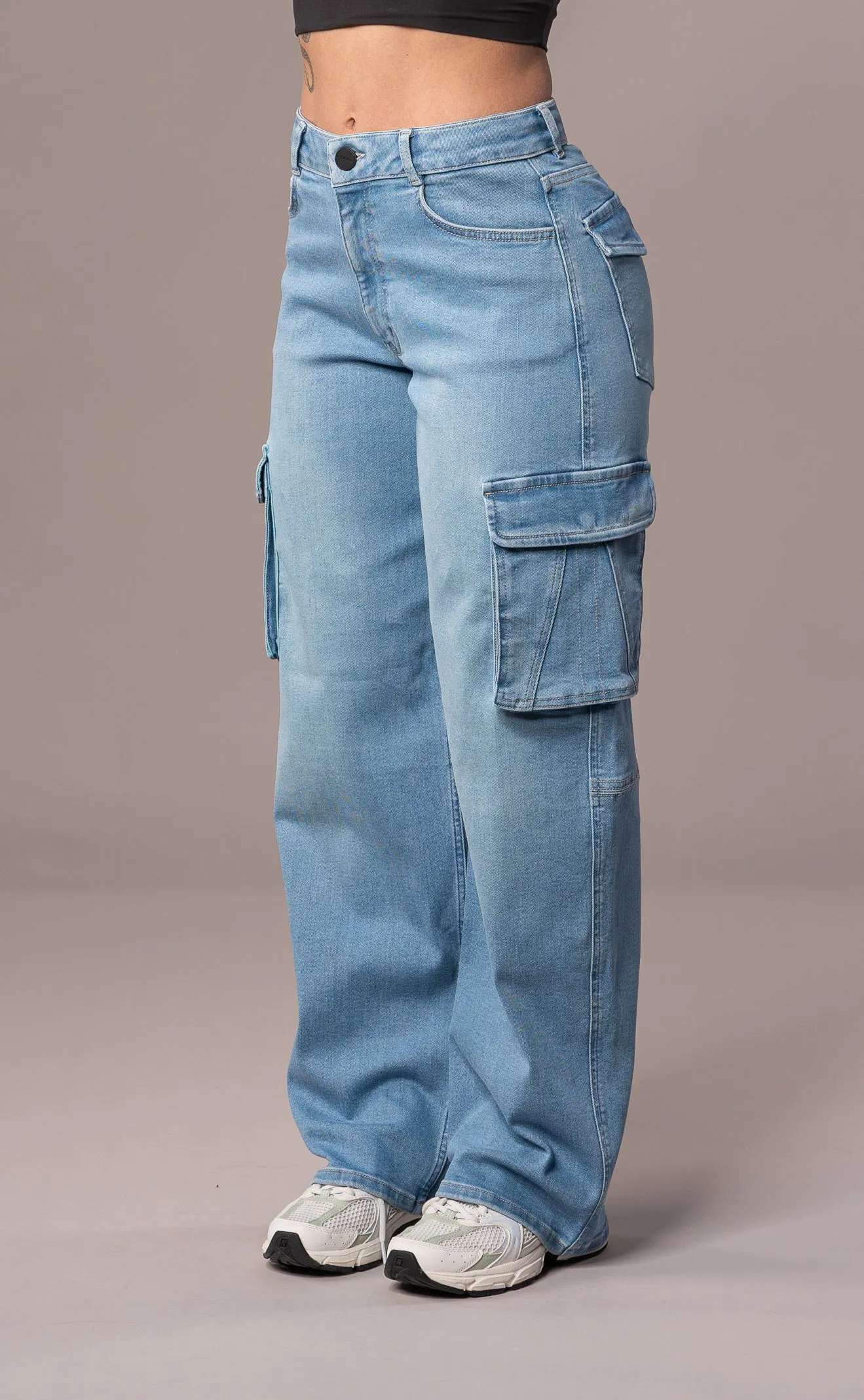 Womens Cargo Fitjeans - Arctic Light Blue